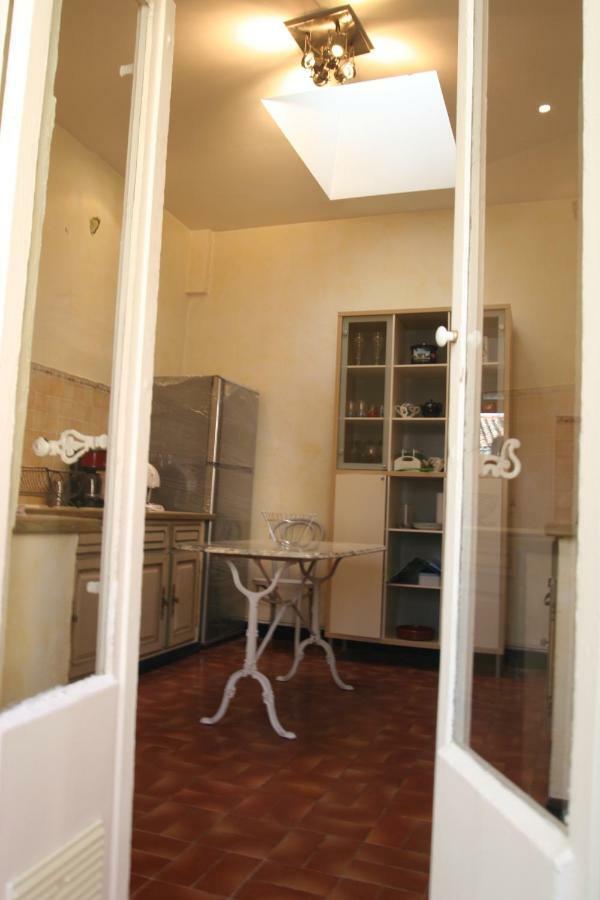 Appart Charme Arenes Nimes Bagian luar foto